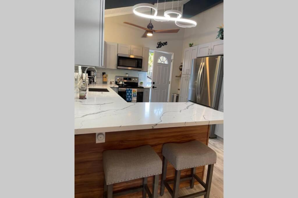 Spacious 2 Bedroom Beach House With King Suite Waianae Экстерьер фото